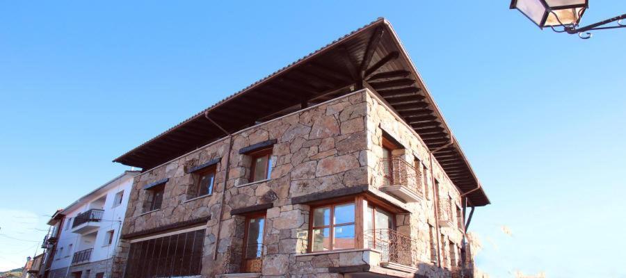 Hotel Rural Quercus Tierra Garganta De Los Montes Bagian luar foto